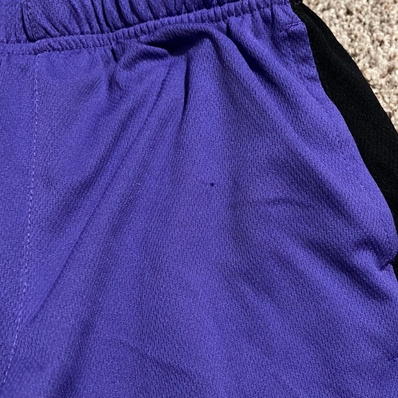 PLAY CLOTHES bundle - 2 pairs of Old Navy active shorts - Picture 4 of 9